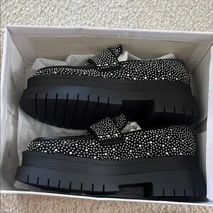 Stylish Black and White Women's Shoes